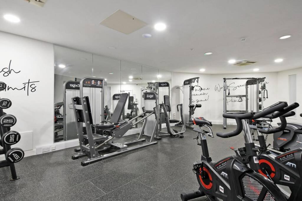 Modern, City Centre, Studio Apartment With Free Wifi, Gym Access, Netflix - West One Sheffield Luaran gambar