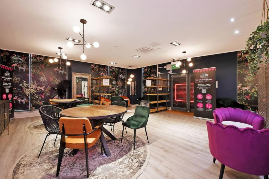 Modern, City Centre, Studio Apartment With Free Wifi, Gym Access, Netflix - West One Sheffield Luaran gambar